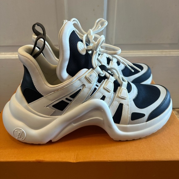 LV Archlight Sneakers - Picture 2 of 8